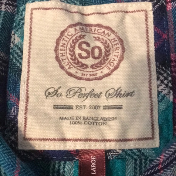 Button down shirt - Picture 2 of 3